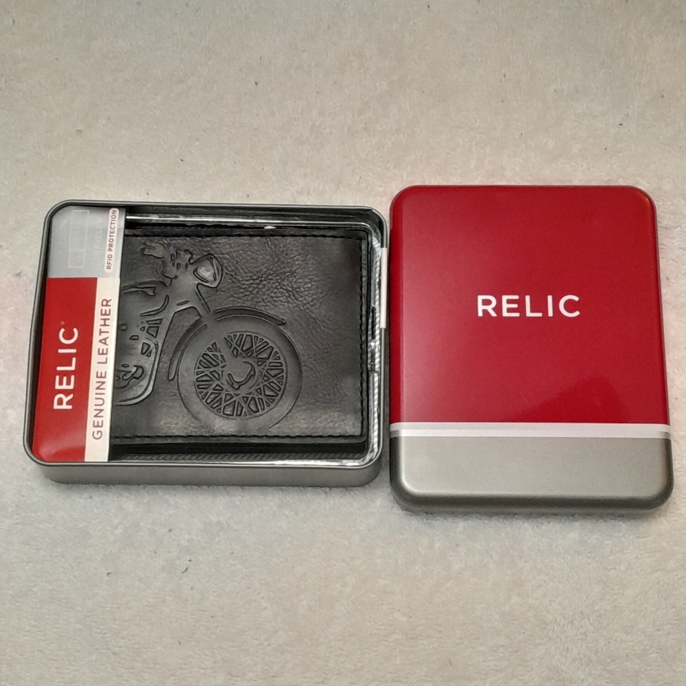 RELIC Genuine Black Leather Wallet Motorcycle Rider Traveler Bi Fold